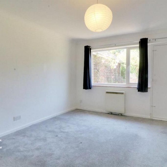 2 bedroom bungalow to rent - Photo 1