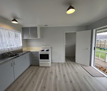 Cozy 2-Bedroom Unit in Whitiora - Photo 5