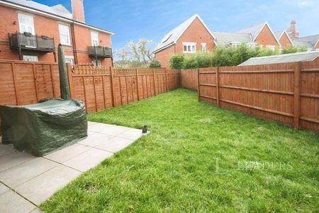 2 bedroom house to rent Peacock Close, Epsom, KT19 - Photo 5