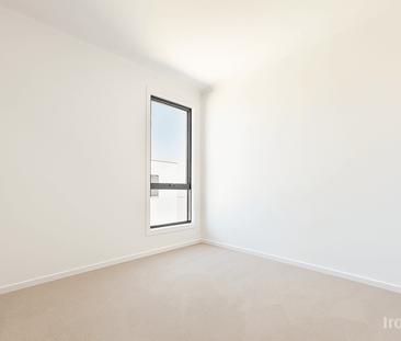 Brand New Luxury Townhome in in Prime Wollert Location! - Photo 6