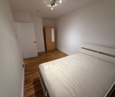 3 Bed Maisonette, Giraud Street, E14 - Photo 3