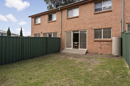Street Facing Townhouse In Prime Location - Photo 5