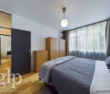 2 bedroom property to rent in London - Photo 4