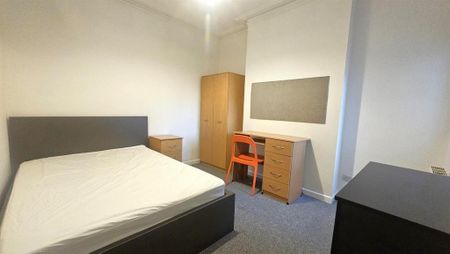 4 bedroom terraced house to rent - Photo 3