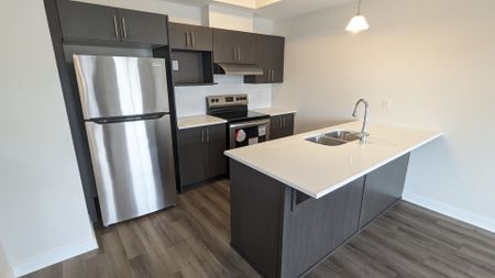 For Lease - 76 Franchise Private, Kanata, Ontario - Photo 2