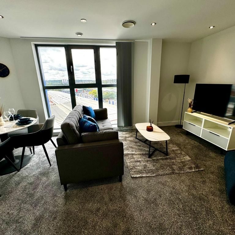 2 bedroom flat to rent - Photo 1