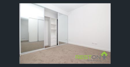 MODERN ONE BEDROOM APARTMENT - Photo 2