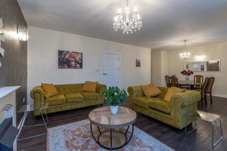 3 bedroom flat to rent - Photo 3