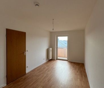 Bezahlbare 2-Zimmer-Wohnung in bester Lage und Ausblick! - Photo 4