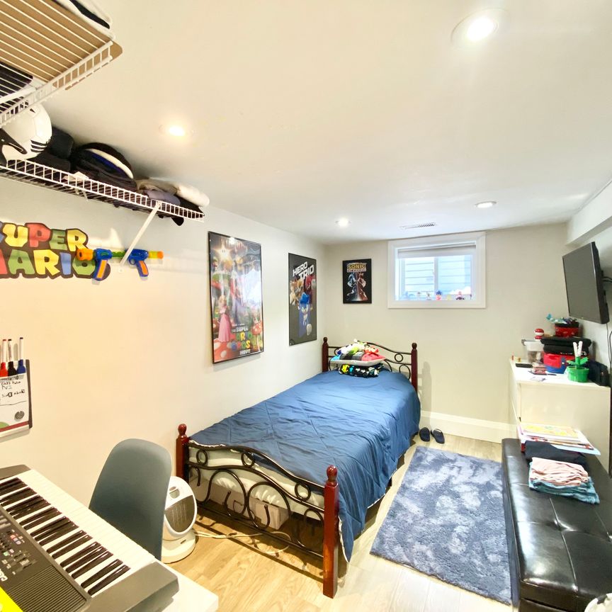 For Lease - 689 Jane Street, Toronto, Ontario - Photo 1