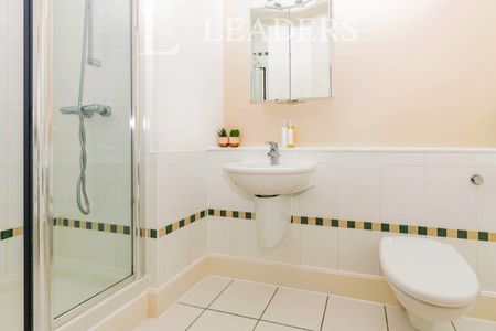 2 bedroom apartment to rent Brecon House, The Canalside, Portsmouth, PO1 - Photo 5