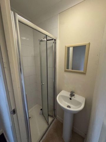 1 bedroom property to rent - Photo 2