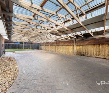 Be Quick For This Spacious Family Home, Set In A Peaceful Court Set... - Photo 3