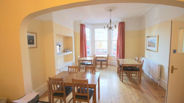 1 bedroom in a house share to rent - Photo 1