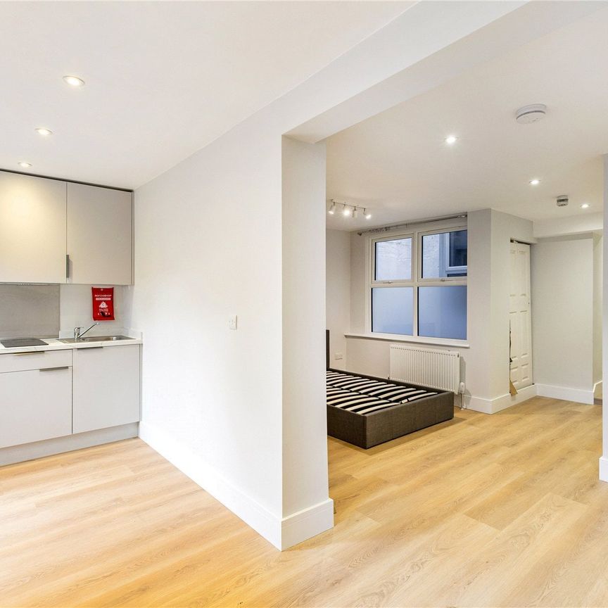 Uxbridge Road, London, W12 flat to rent - Photo 1