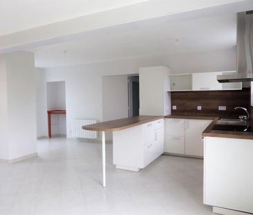 Location Maison 5 pièces 115m² NERCILLAC 16200 - Photo 2