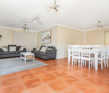 Very Spacious Pet Friendly Family Home - Photo 2