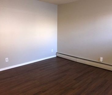 6 3922 45 Street - Photo 1