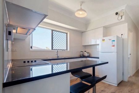 Coopers Plains - Photo 4