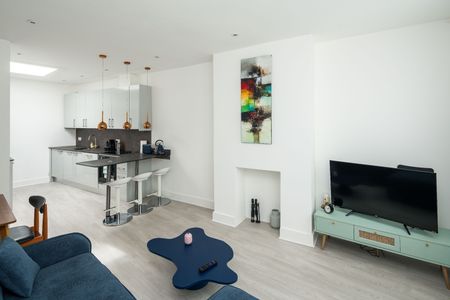 1 Bed Maisonette, Palliser Road, W14 - Photo 4