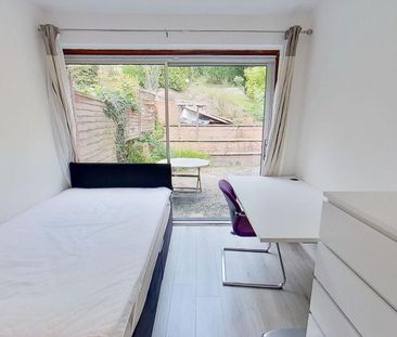 5 bedroom terraced house to rent - Photo 5