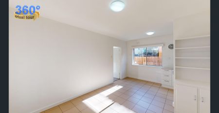 LOCATION, LOCATION! - Photo 4