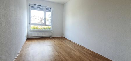 CITYHOUSE: Moderne, renovierte Energiesparwohnung(KFW 40) mit Parkett, Balkon und PKW Stellplatz. - Photo 4