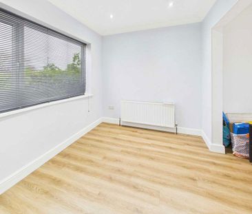 2 bedroom semi-detached house to rent - Photo 6