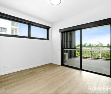 Ultra Modern Apartment - Photo 6