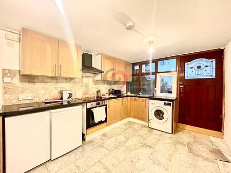 2 Bed Flat, London, N1 - Photo 5