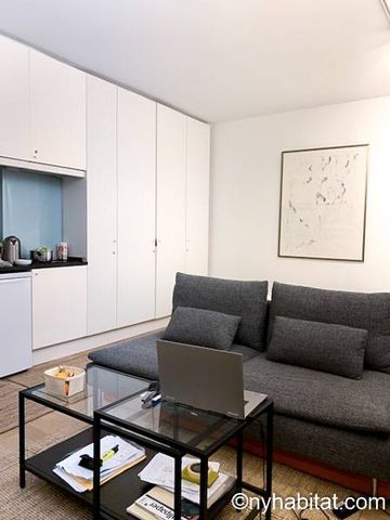 Logement à Paris, Location meublée - Photo 2