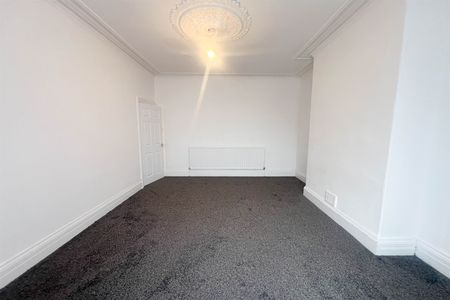 2 bed flat to rent in Talbot Road, South Shields, NE34 - Photo 2