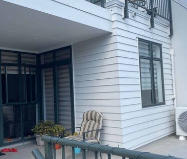 New Lynn - Four bedroom Town house - Photo 3