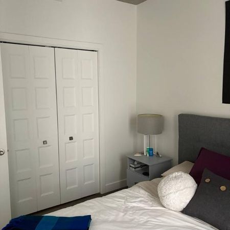 Magnifique appartement, style condo, quartier St-Roch semi-meublé - Photo 4