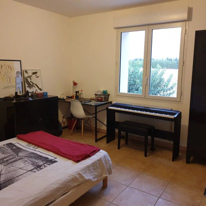 Location Maison 6 pièces 145m² CARPENTRAS 84200 - Photo 1