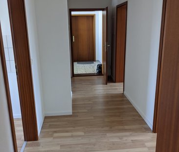 Newly renovated for you – 3-room apartment on the top floor with ba... - Foto 1