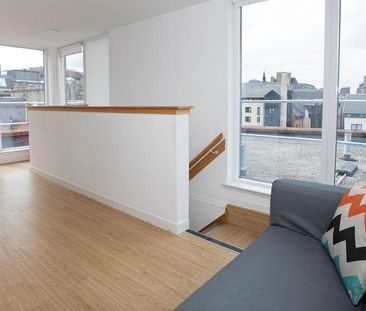 1 bedroom in a flat share to rent - Photo 5