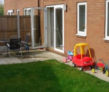 4 bedroom terraced house to rent - Photo 2