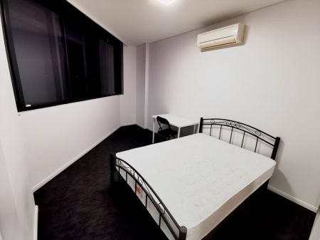 2 bedroom 2 bath - Photo 4