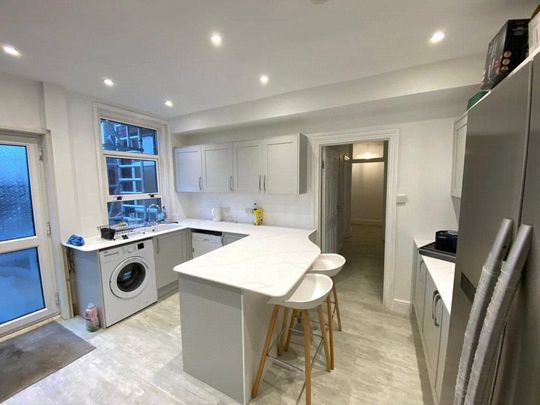 House share to rent - Photo 1