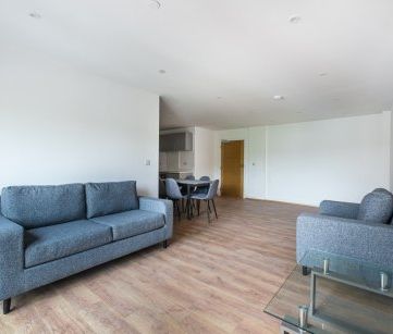 3 bedroom flat to rent - Photo 3