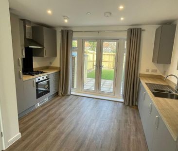 2 bedroom end of terrace house to rent - Photo 4