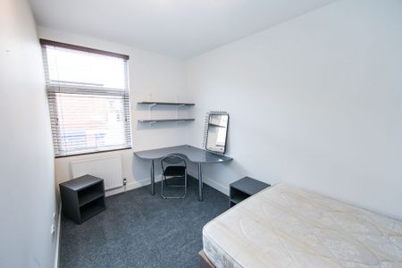 Harold Walk, Hyde Park, Leeds - Photo 3