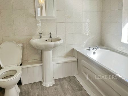 3 bedroom semi-detached to rent Sladepool Farm Road, West Midlands, B14 - Photo 2