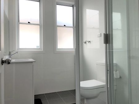 27 Payten Avenue, Roselands NSW 2196 - House For Rent | Domain - Photo 4