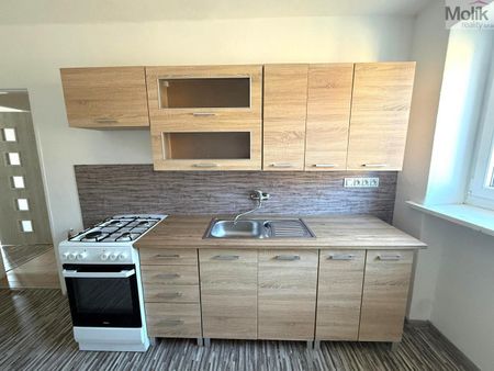 Pronájem bytu 2+1 59 m² - Fotografie 2