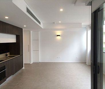 OVERSIZED STUDIO APARTMENT - DNA, CAMPERDOWN - Photo 5