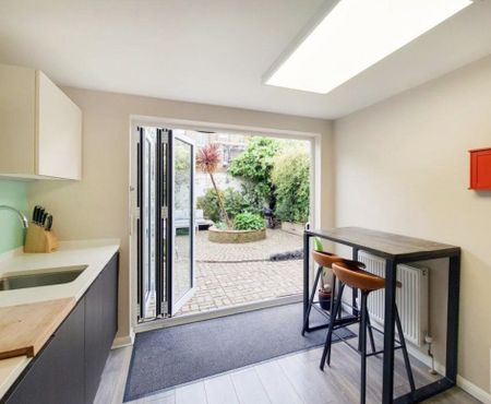 Vestry Mews, London, SE5 - Photo 4