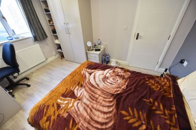 3 bedroom House in Holborn View, Leeds - Photo 2