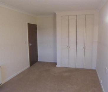 1 bedroom retirement property to rent - Photo 5